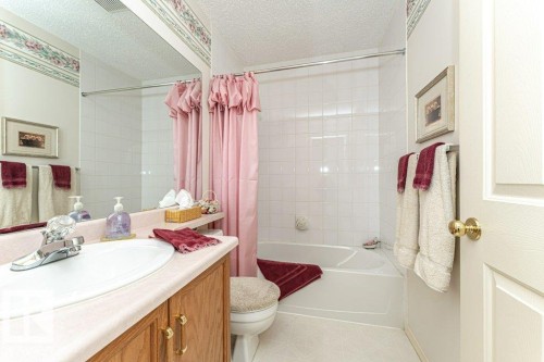 301 911 Rabbit Hill Road, Edmonton, AB - Indoor Photo Showing Bathroom