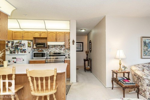 301 911 Rabbit Hill Road, Edmonton, AB - Indoor