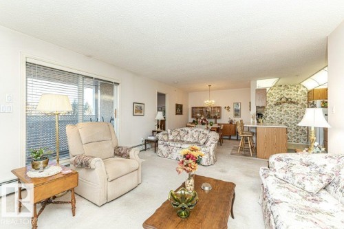 301 911 Rabbit Hill Road, Edmonton, AB - Indoor Photo Showing Living Room