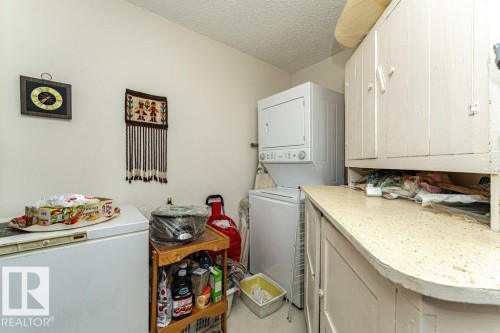 301 911 Rabbit Hill Road, Edmonton, AB - Indoor Photo Showing Laundry Room