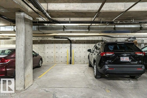 301 911 Rabbit Hill Road, Edmonton, AB - Indoor Photo Showing Garage