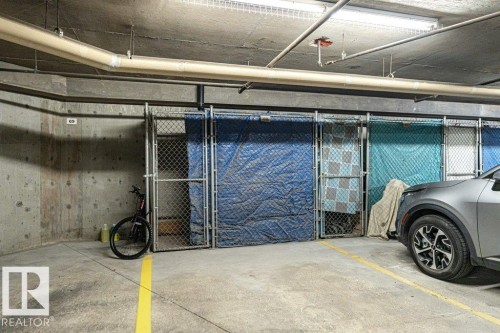 301 911 Rabbit Hill Road, Edmonton, AB - Indoor Photo Showing Garage
