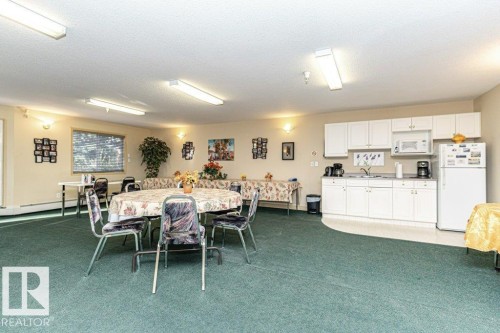 301 911 Rabbit Hill Road, Edmonton, AB - Indoor