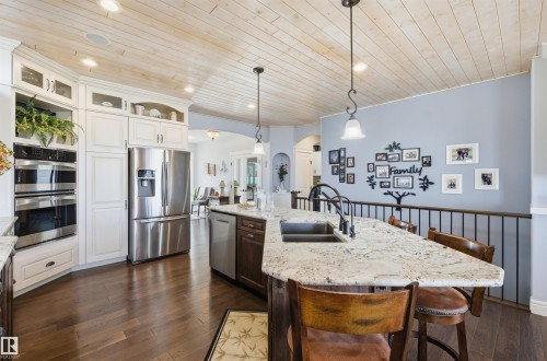 10504 103 Avenue, Morinville, AB - Indoor Photo Showing Kitchen With Double Sink With Upgraded Kitchen
