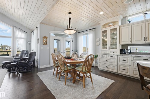 10504 103 Avenue, Morinville, AB - Indoor Photo Showing Dining Room