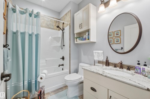 10504 103 Avenue, Morinville, AB - Indoor Photo Showing Bathroom