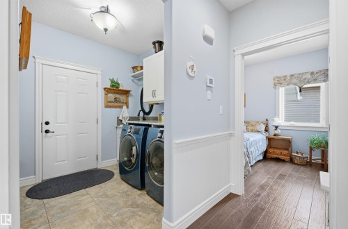 10504 103 Avenue, Morinville, AB - Indoor Photo Showing Laundry Room
