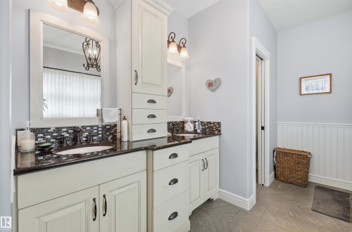 10504 103 Avenue, Morinville, AB - Indoor