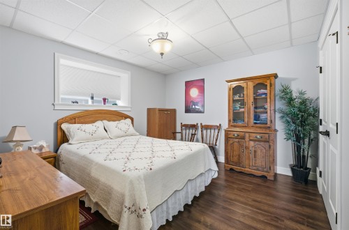 10504 103 Avenue, Morinville, AB - Indoor Photo Showing Bedroom
