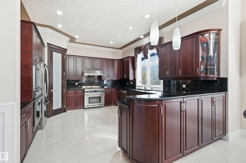 872 Hollands Landing, Edmonton, AB - Indoor Photo Showing Kitchen