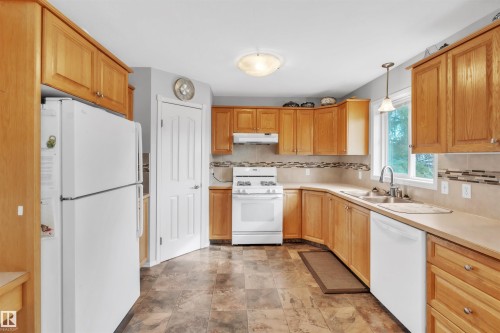 4504 46 Avenue, Bonnyville Town, AB - Indoor Photo Showing Kitchen With Double Sink