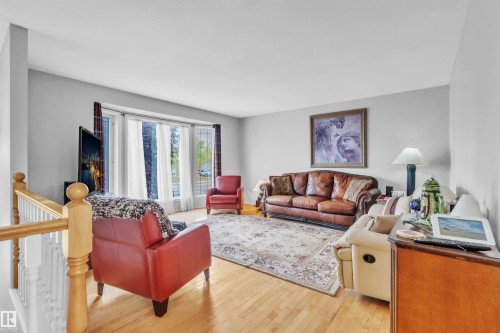 4504 46 Avenue, Bonnyville Town, AB - Indoor Photo Showing Living Room