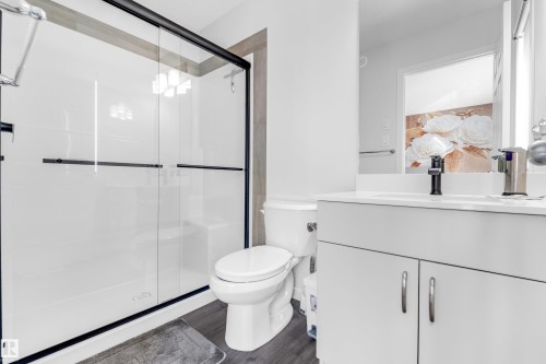4610 72 Avenue, Beaumont, AB - Indoor Photo Showing Bathroom