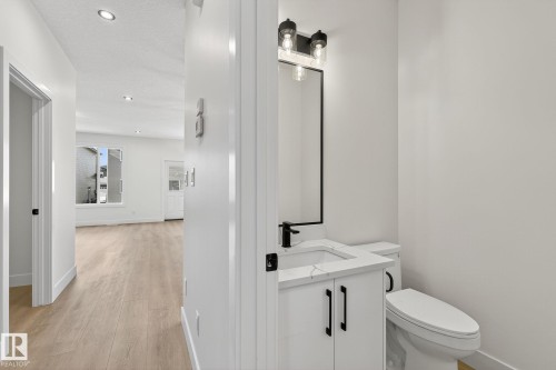 136 Wyatt Ridge, Fort Saskatchewan, AB - Indoor Photo Showing Bathroom