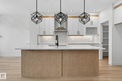 136 Wyatt Ridge, Fort Saskatchewan, AB - Indoor Photo Showing Kitchen