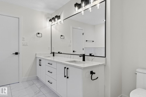 136 Wyatt Ridge, Fort Saskatchewan, AB - Indoor Photo Showing Bathroom