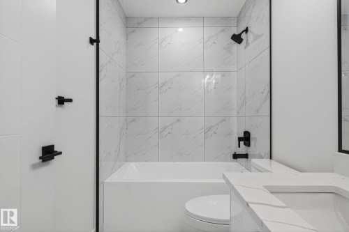 136 Wyatt Ridge, Fort Saskatchewan, AB - Indoor Photo Showing Bathroom