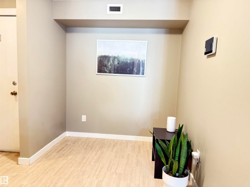 117 18122 77 St Nw, Edmonton, AB - Indoor Photo Showing Other Room