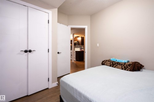 1908 86 Street Sw, Edmonton, AB - Indoor Photo Showing Bedroom