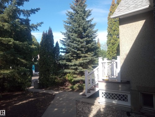 11235 95 Street Nw, Edmonton, AB - Outdoor