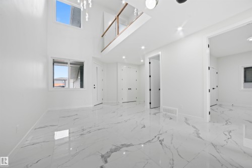 216 33 Street, Edmonton, AB - Indoor Photo Showing Other Room