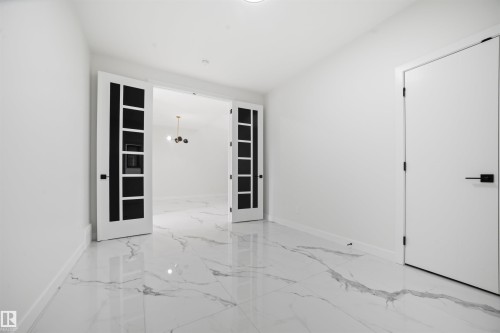 216 33 Street, Edmonton, AB - Indoor Photo Showing Other Room