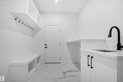 216 33 Street, Edmonton, AB - Indoor Photo Showing Other Room