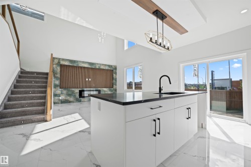 216 33 Street, Edmonton, AB - Indoor