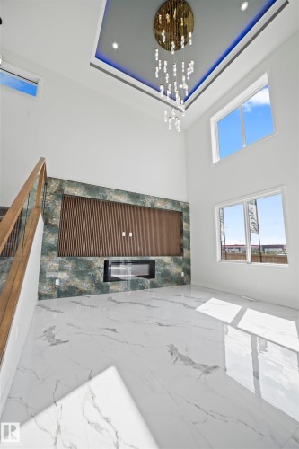 216 33 Street, Edmonton, AB - Indoor Photo Showing Other Room