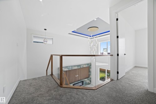 216 33 Street, Edmonton, AB - Indoor Photo Showing Other Room