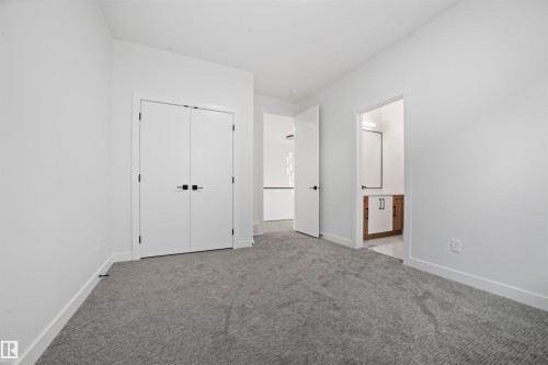 216 33 Street, Edmonton, AB - Indoor Photo Showing Other Room