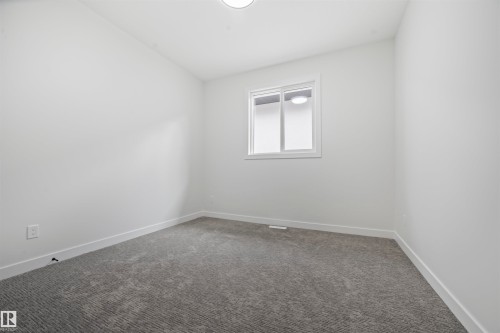 216 33 Street, Edmonton, AB - Indoor Photo Showing Other Room