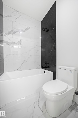 216 33 Street, Edmonton, AB - Indoor Photo Showing Bathroom