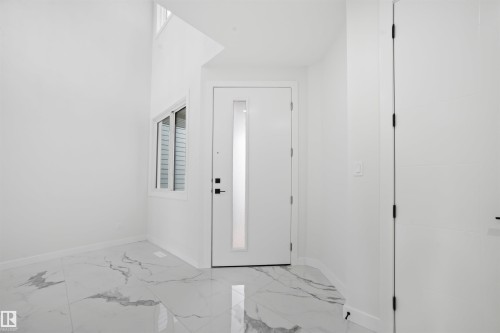 216 33 Street, Edmonton, AB - Indoor Photo Showing Other Room