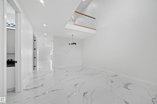 216 33 Street, Edmonton, AB - Indoor Photo Showing Other Room