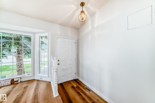 1141 60 Street, Edmonton, AB - Indoor Photo Showing Other Room