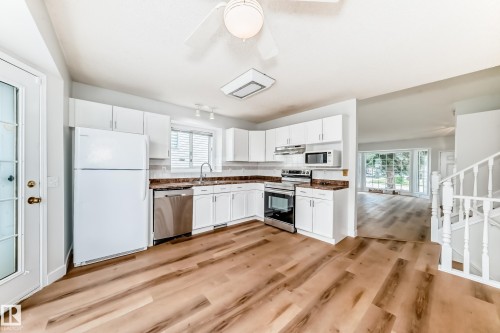 1141 60 Street, Edmonton, AB - Indoor Photo Showing Kitchen