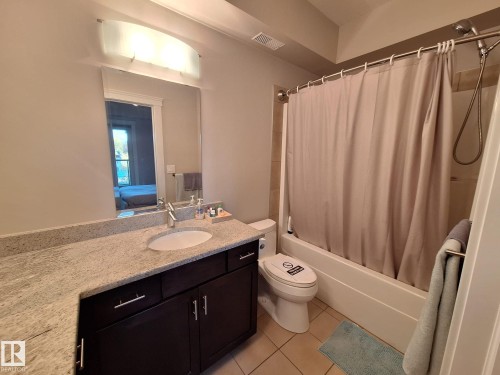 50 11518 76 Avenue, Edmonton, AB - Indoor Photo Showing Bathroom