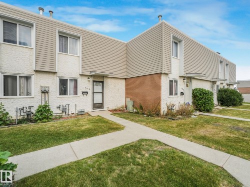 103 Cornell Court, Edmonton, AB - Outdoor With Facade