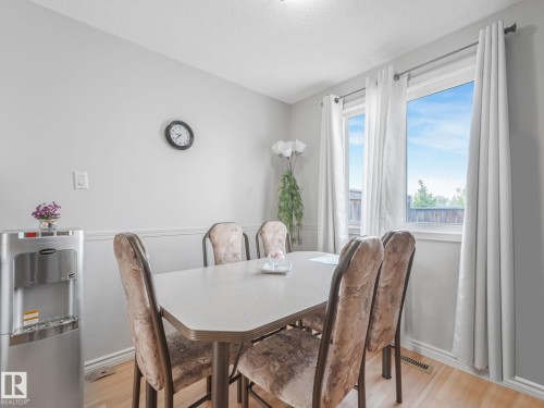 103 Cornell Court, Edmonton, AB - Indoor Photo Showing Dining Room