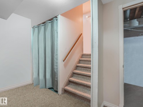103 Cornell Court, Edmonton, AB - Indoor Photo Showing Other Room