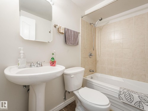 103 Cornell Court, Edmonton, AB - Indoor Photo Showing Bathroom