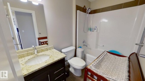 11628 16 Avenue Sw, Edmonton, AB - Indoor Photo Showing Bathroom