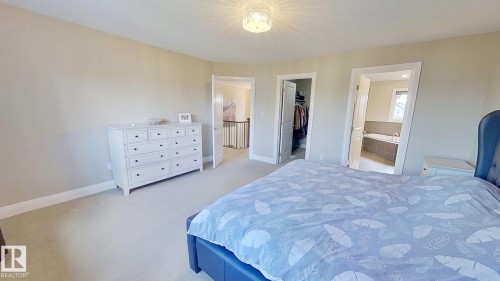 11628 16 Avenue Sw, Edmonton, AB - Indoor Photo Showing Bedroom