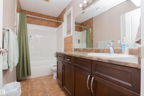 12026 91 Street, Edmonton, AB - Indoor Photo Showing Bathroom