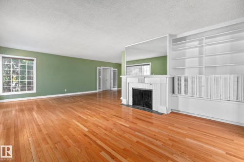 10405 Glenora Crescent, Edmonton, AB - Indoor With Fireplace
