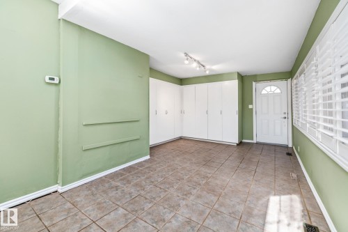 10405 Glenora Crescent, Edmonton, AB - Indoor Photo Showing Other Room