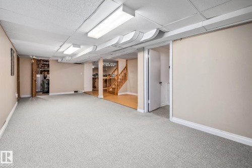 10405 Glenora Crescent, Edmonton, AB - Indoor