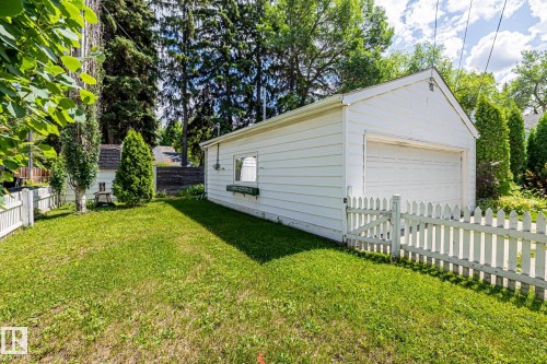 10405 Glenora Crescent, Edmonton, AB - Outdoor