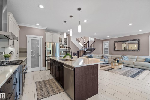 2003 Ainslie Link, Edmonton, AB - Indoor Photo Showing Kitchen With Upgraded Kitchen